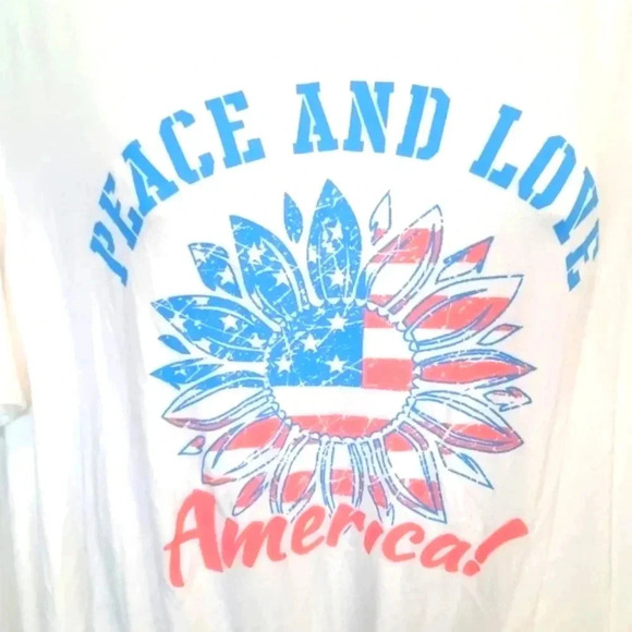 Peace & Love American Flag Cold Shoulder Top Women's Size 1X - Picture 2 of 4